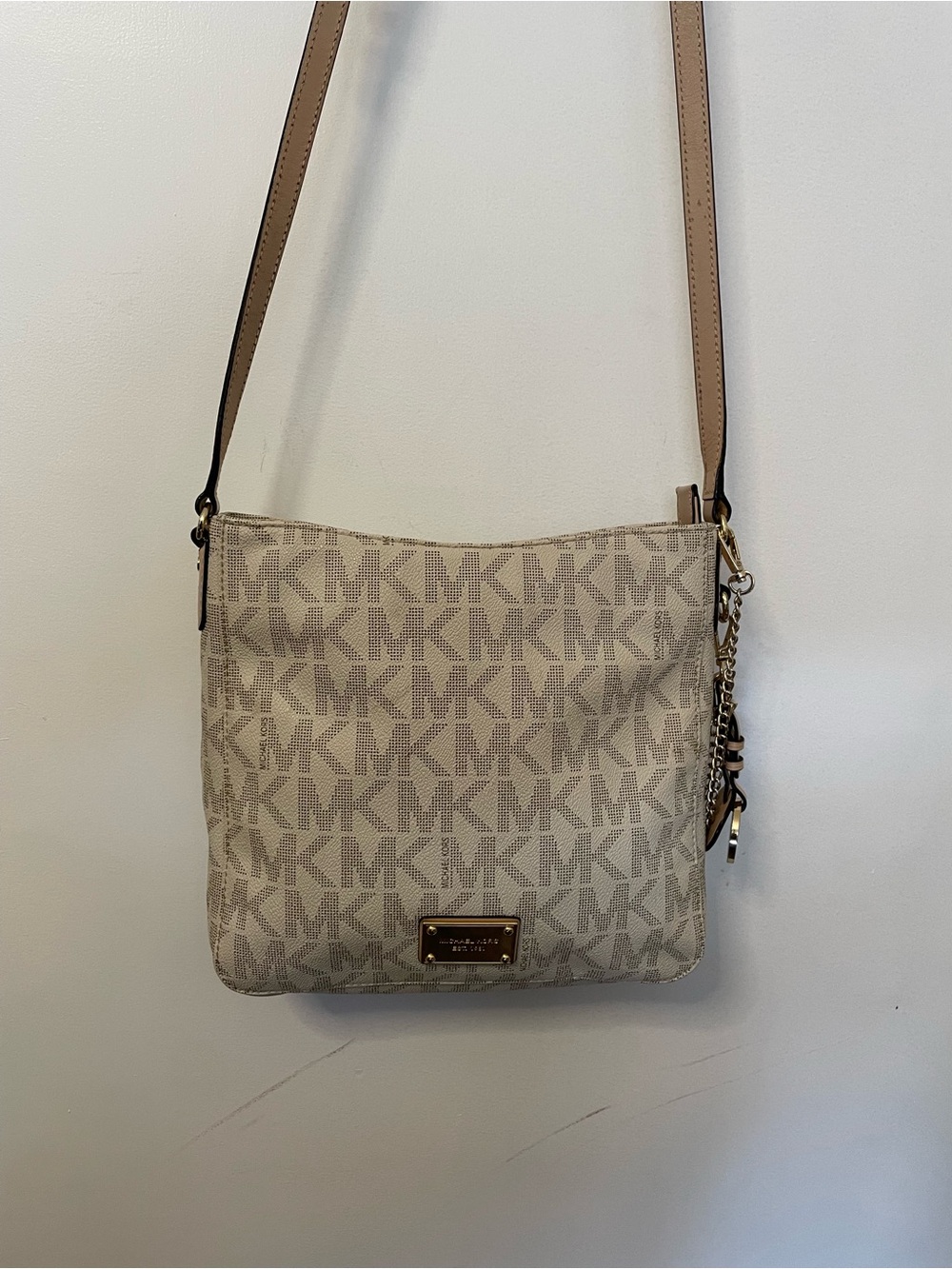Michael Kors Tan & Beige MK Signature Crossbody Bag